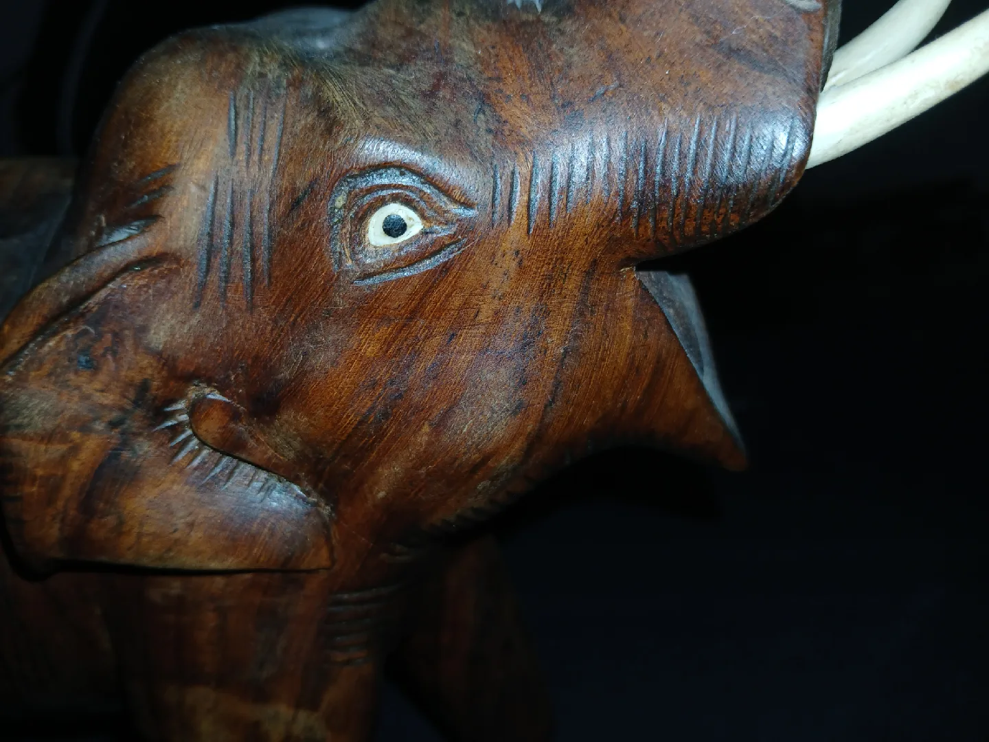 Wooden Elephant Figurine image indicator(3)