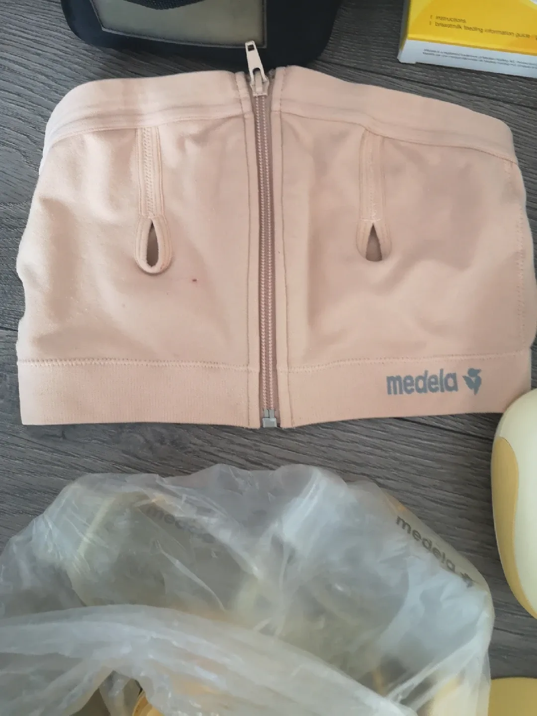 Medela Freestyle Breast Pump with Accessories image indicator(6)