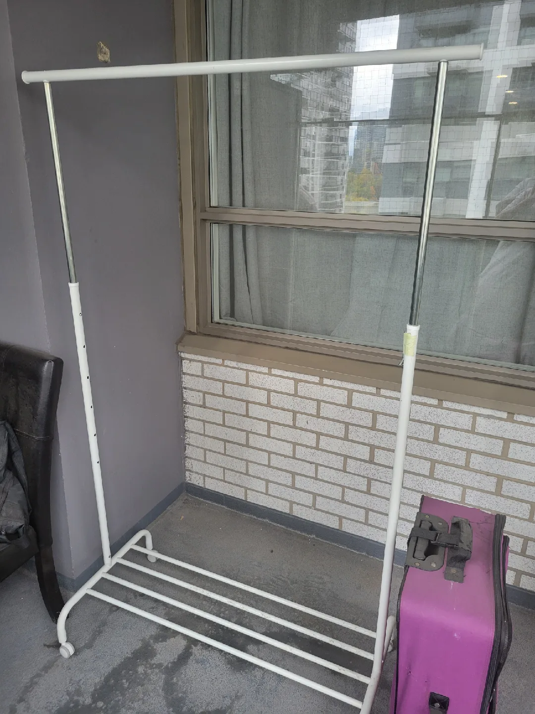 White Adjustable Clothes Rack