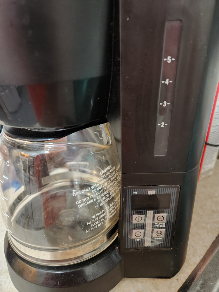 5 CUP PROGRAMMABLE COFFEE MAKER WITH FILTER - photo 2
