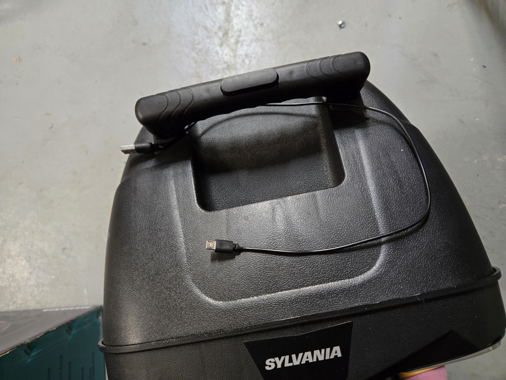 Sylvania Bluetooth 12" Tailgate Speaker SVA124 w/ Mic - photo 3