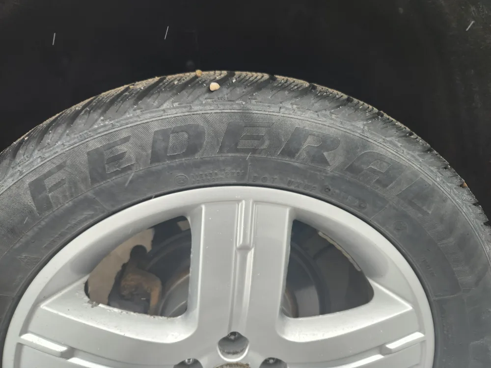 Set of 4 225/55R17 Tires and rims image indicator(5)