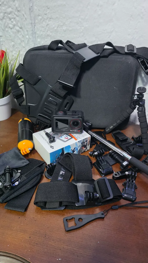 DJI Action 5 Camera with Accessories image indicator(4)