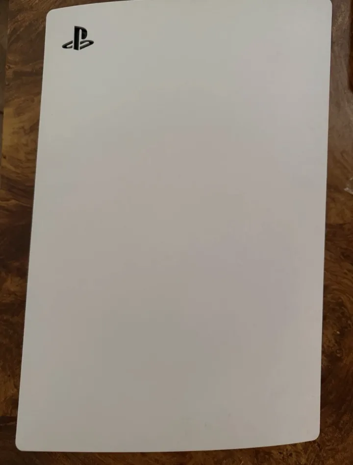 PlayStation 5 (PS5) Console Disc image indicator(2)