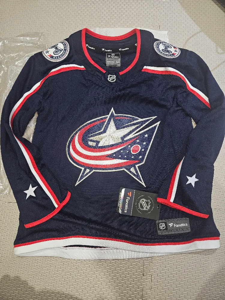 Fanatics NHL Columbus Blue Jackets Youth Jersey S/M image indicator(2)