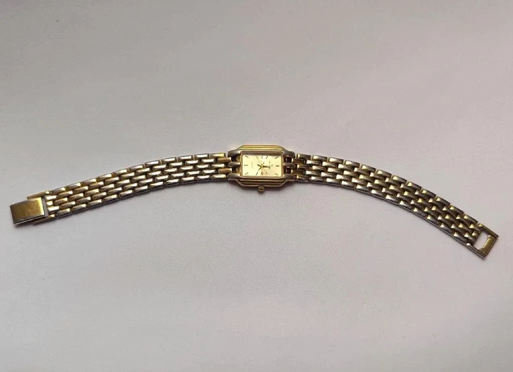 VINTAGE 80s Elgin Quartz Two-Tone Watch / Rectangular image indicator(2)