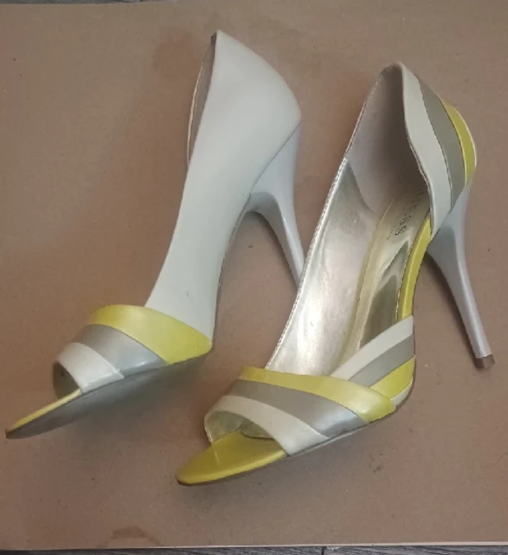 Guess Yellow Heels - Size 6.5 - photo 2