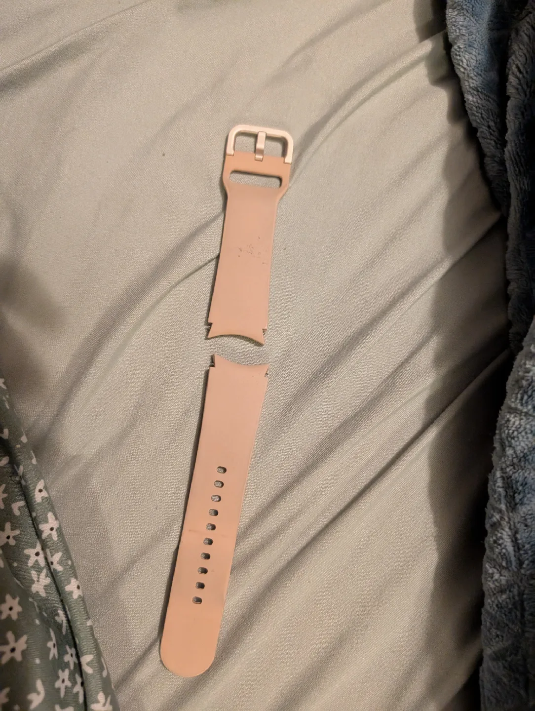 Samsung Galaxy Watch 4 - Rose Gold with bands image indicator(9)