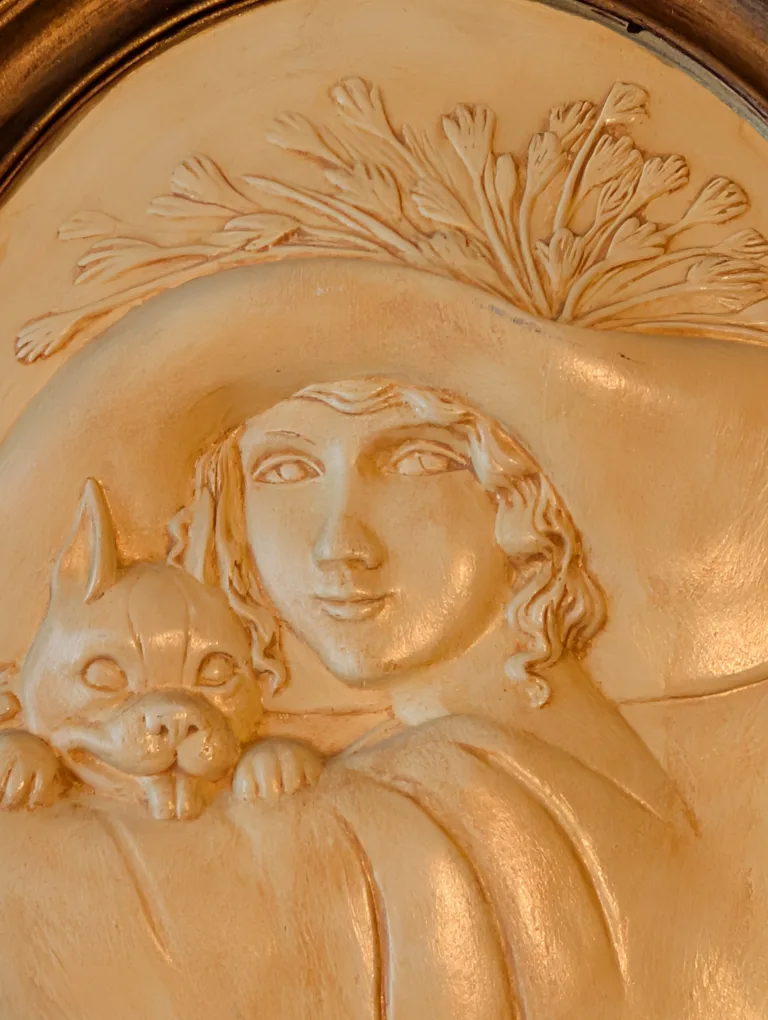 uncan Ceramic Erma Gilliland Wall Cameo image indicator(2)