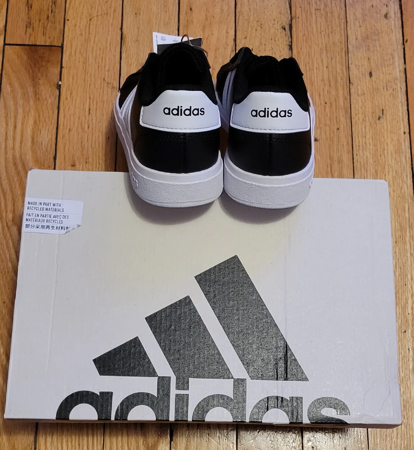 Adidas Grand Court 2.0 K - Size 2 Youth - New in Box image indicator(4)