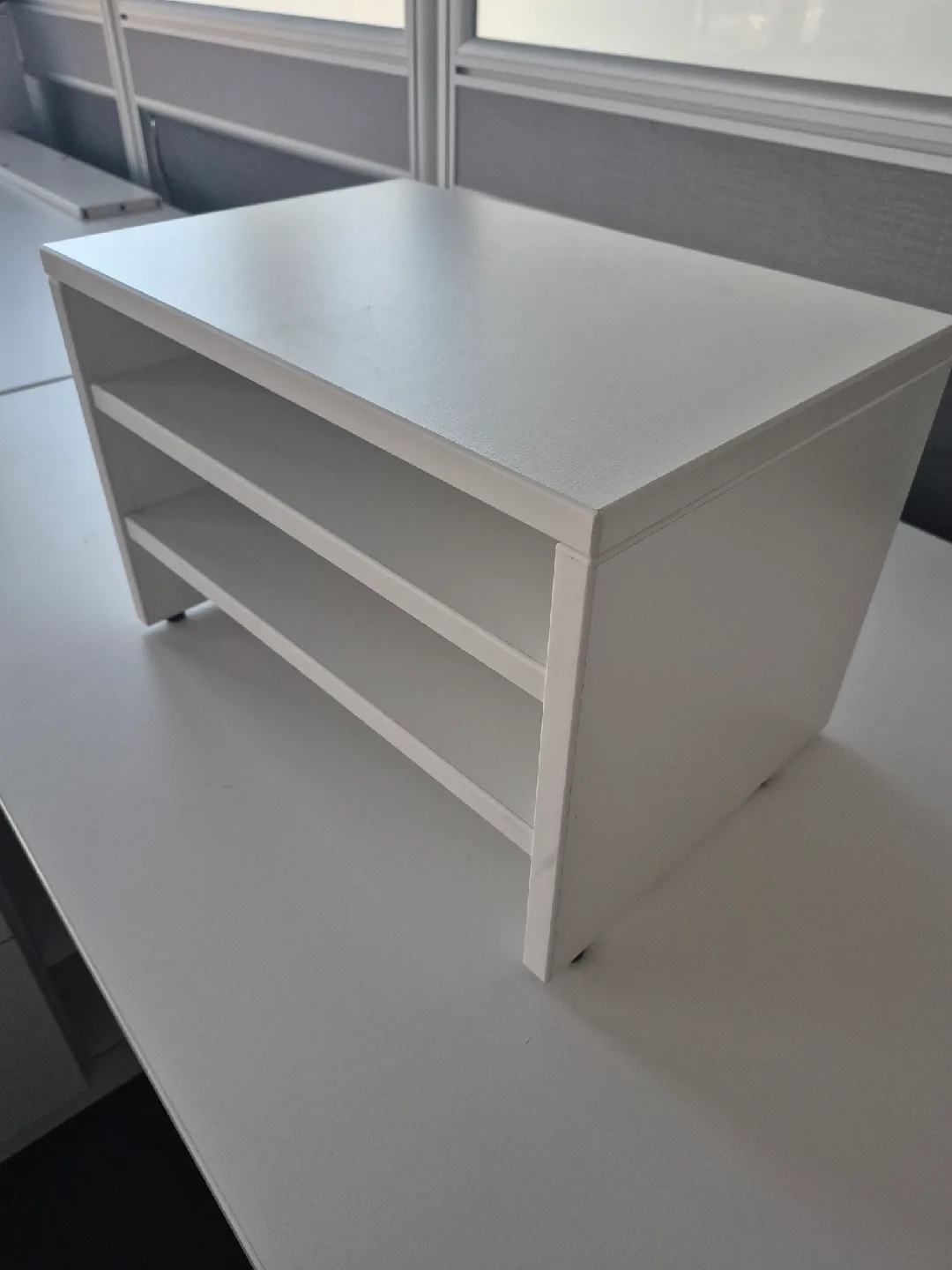 White Wooden Shelf image indicator(3)