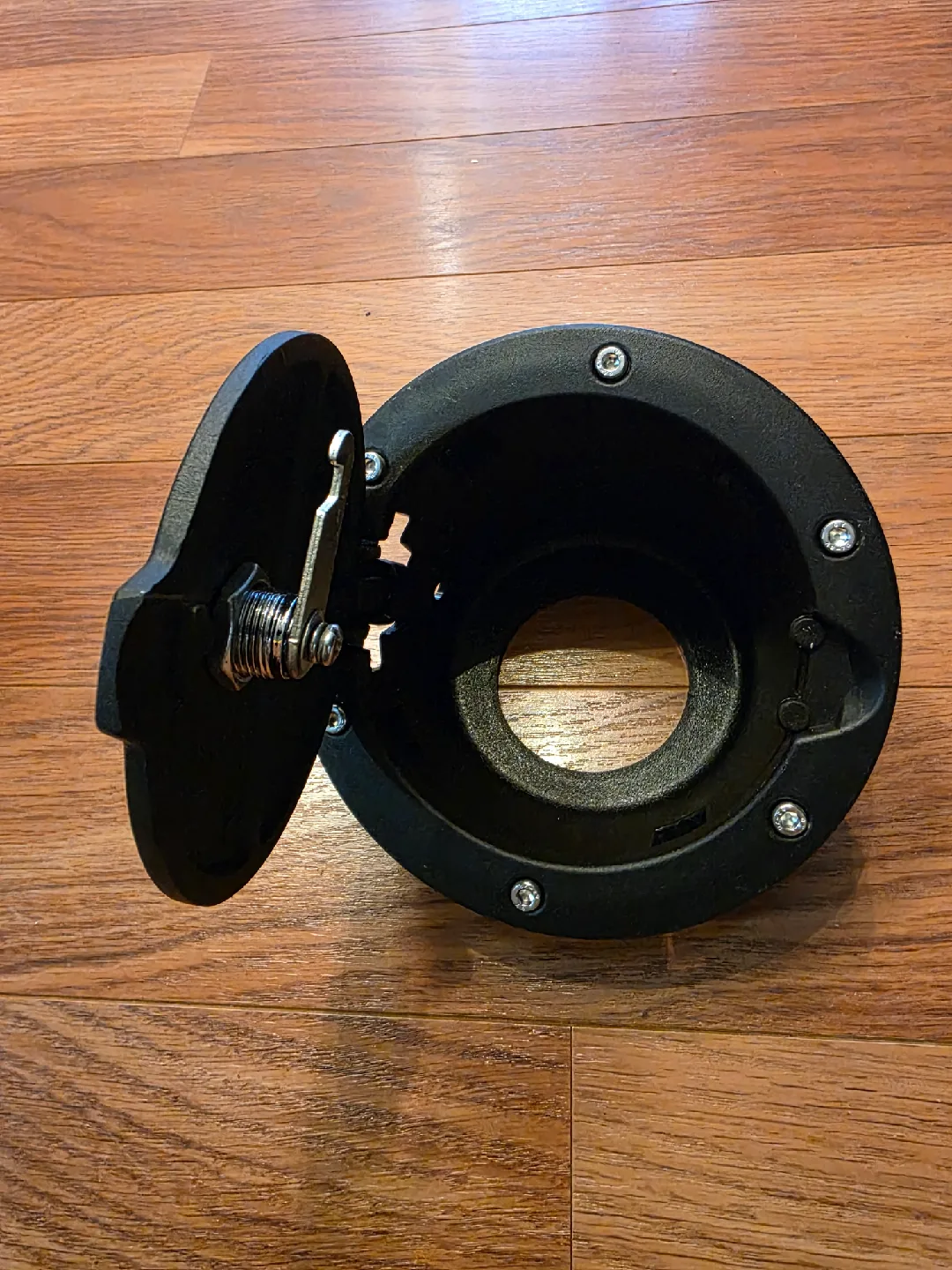 NEW Jeep Wrangler Fuel Filler Door image indicator(2)