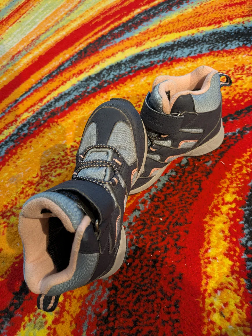 🧒 Kids Waterproof Winter Boots – Size [11] image indicator(5)