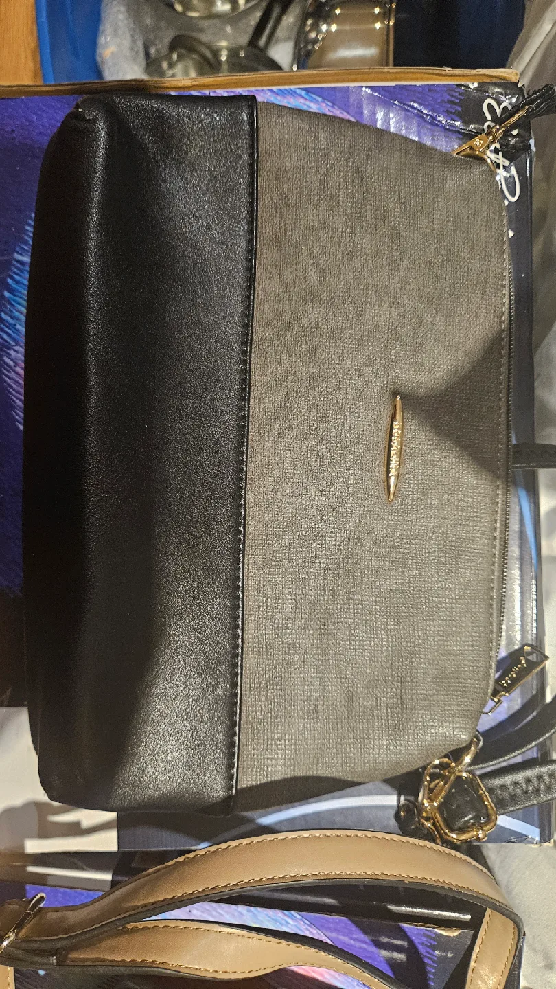 Assorted Shoulder Bags thumbnail