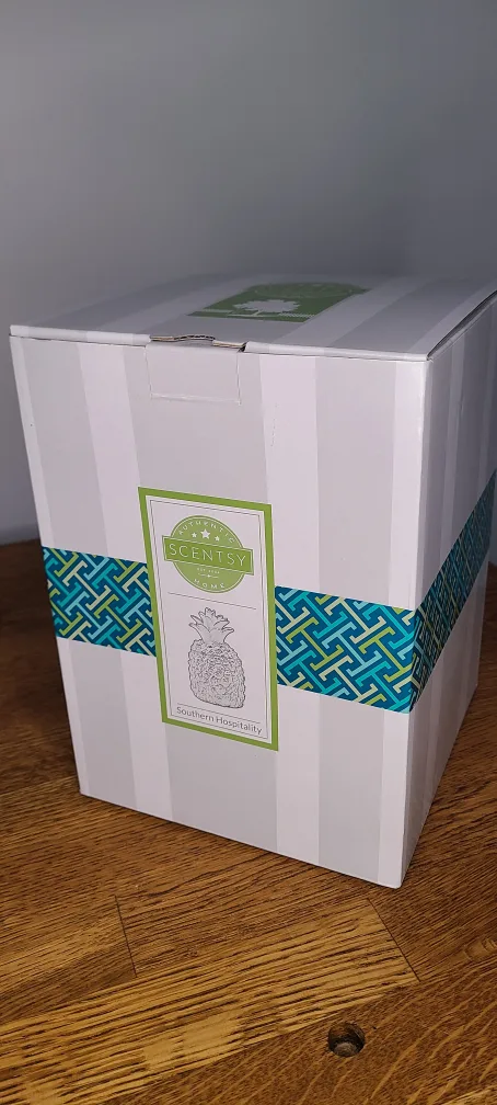 Scentsy Southern Hospitality Warmer - New in Box! thumbnail