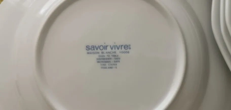Savoir Vivre White Octagon Dinner Plates - Set of 12 image indicator(6)