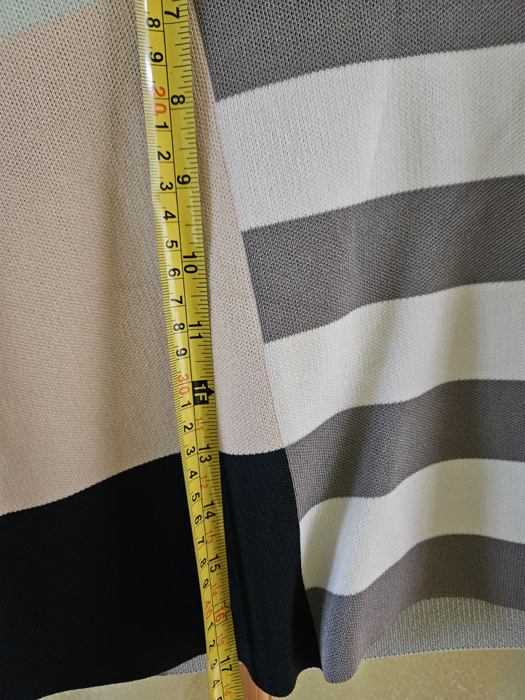 Club Monaco Colour Block Sweater - Size M/M - photo 3