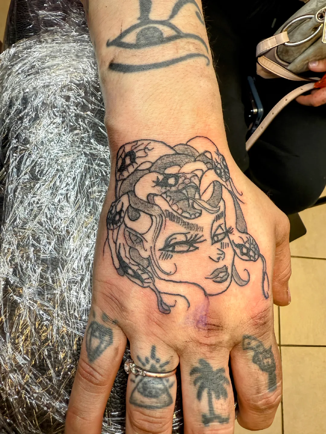 Tattoos/Tatuajes image indicator(8)