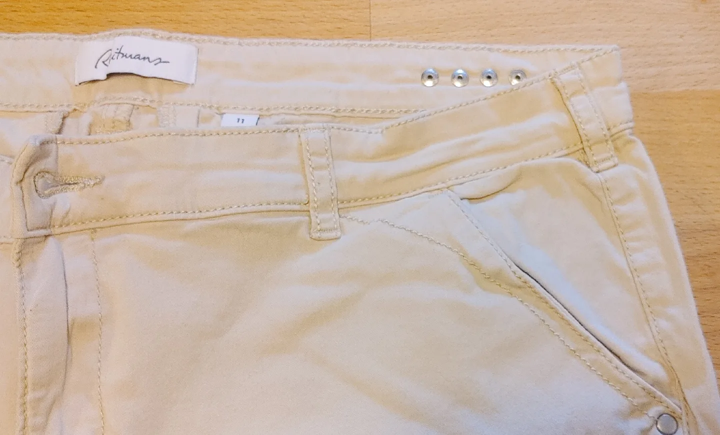 Reitmans Beige Pants - Size 11 image indicator(5)