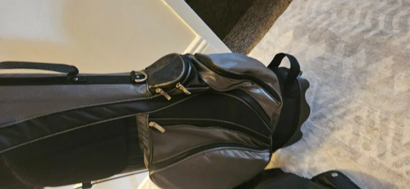 HT Golf Stand Bag - Black & Grey image indicator(4)