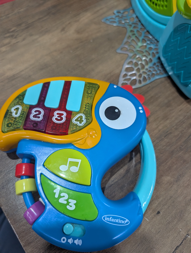 Infantino Toucan Piano