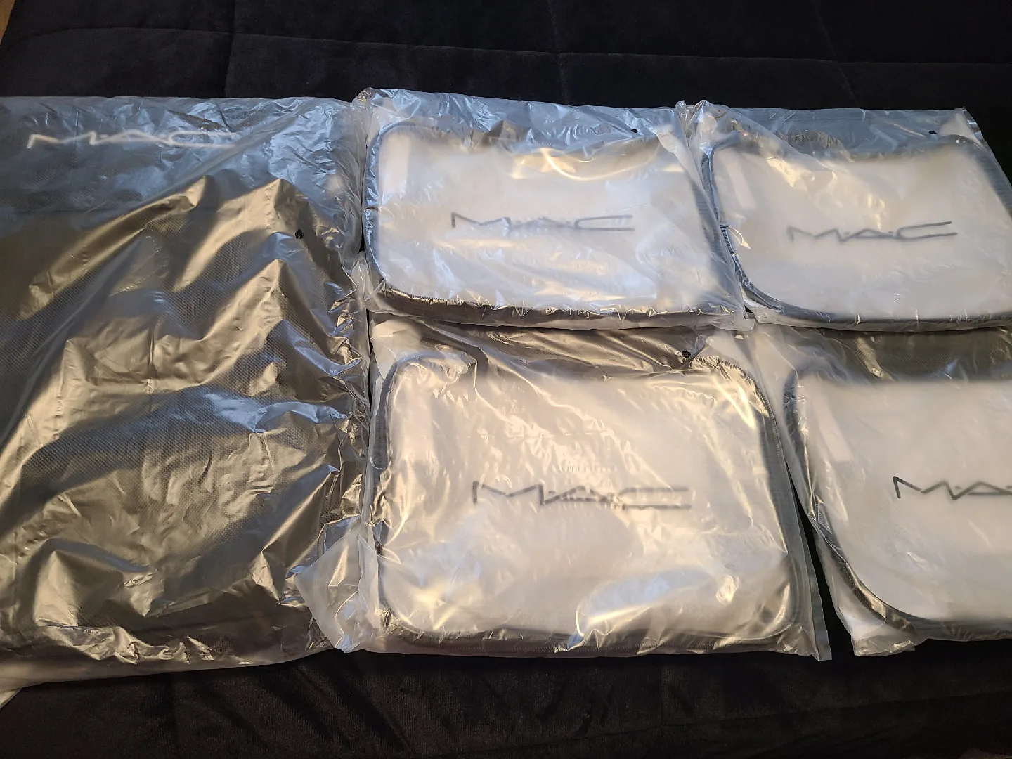 Brand New MAC Zuca rolling makeup bag image indicator(10)