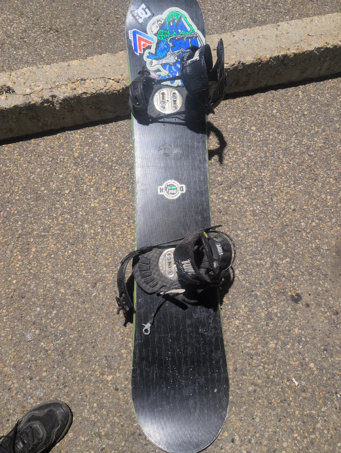 Ride Snowboard with Bindings image indicator(2)