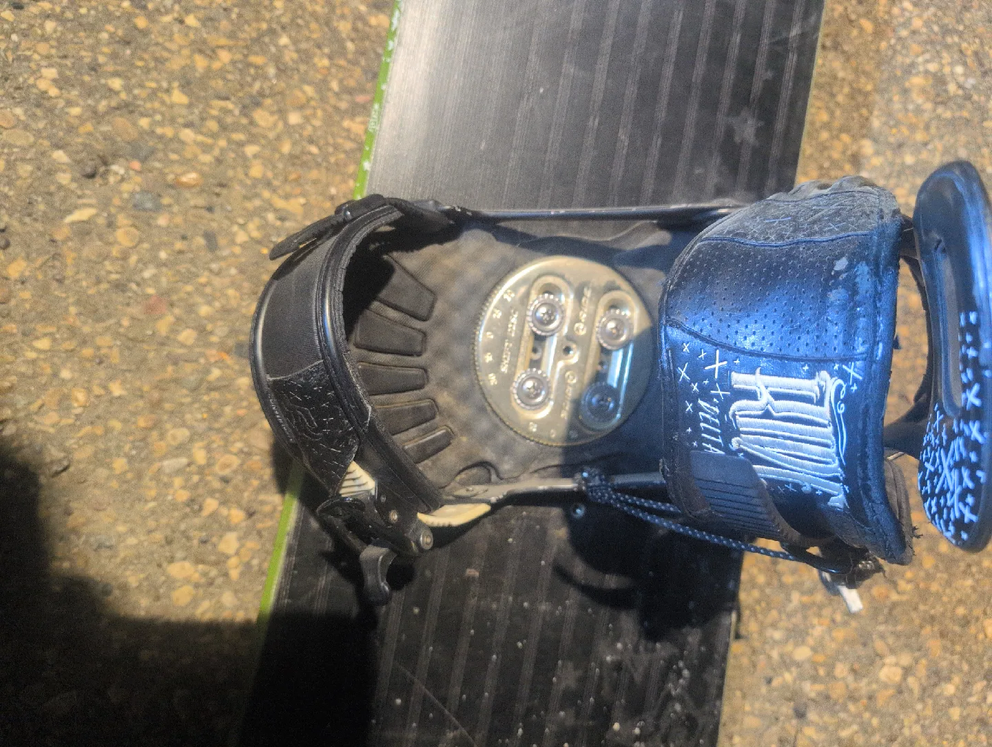 Ride Snowboard with Bindings image indicator(4)