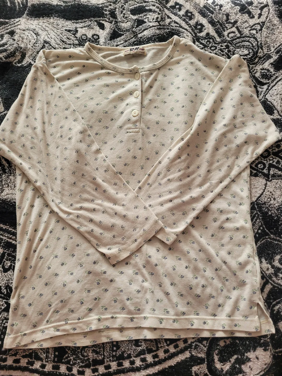 DH Original Garment XL Long Sleeve Top🧡 Freecycle thumbnail