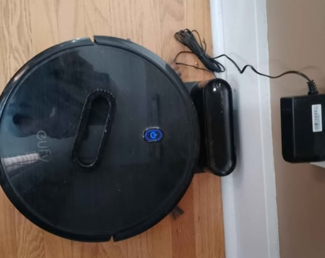 Eufy Robot Vacuum Cleaner - photo 2