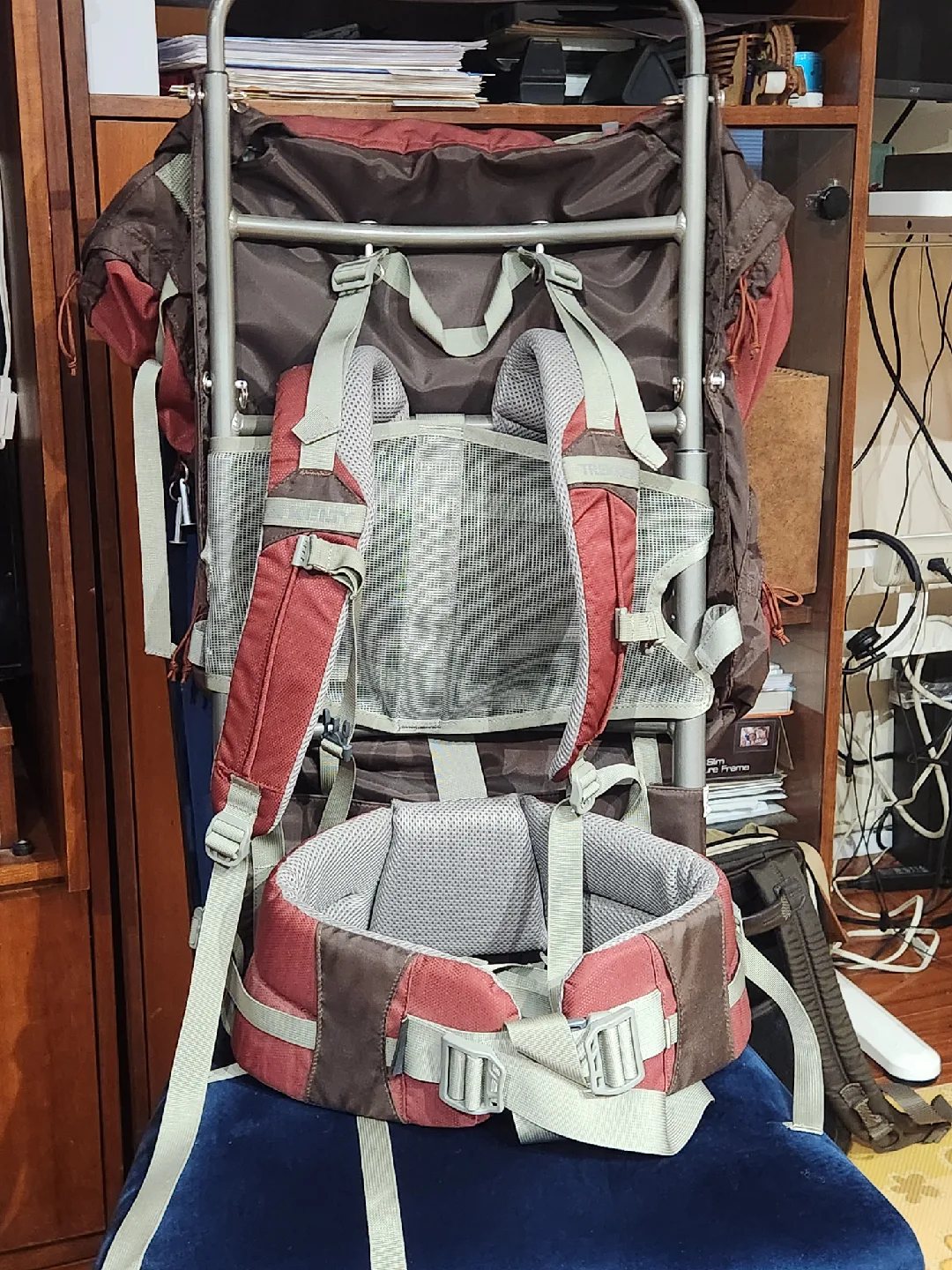 Kelty Trekker 65 Hiking Backpack - Brown/Red image indicator(3)