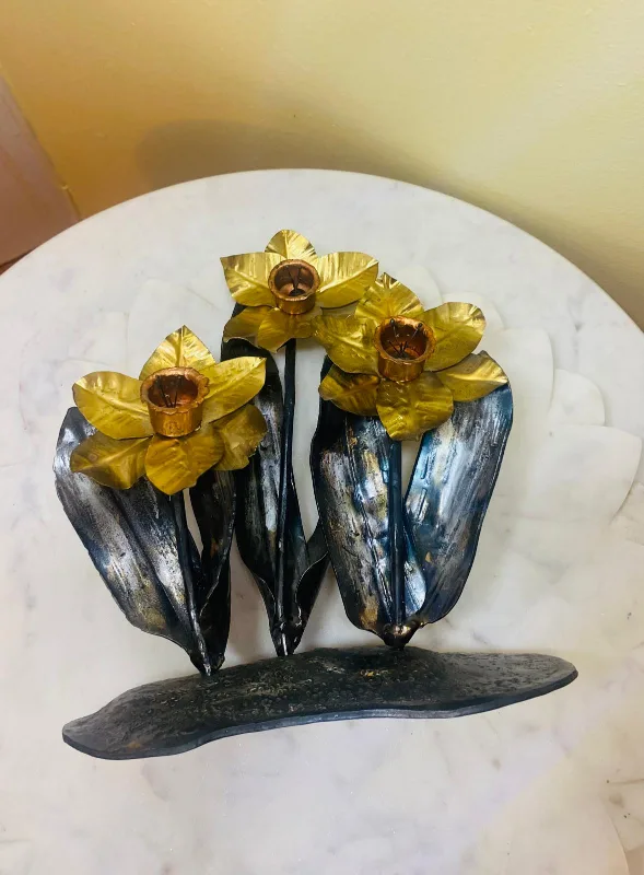Metal Flower Sculpture, 11 Inches image indicator(2)