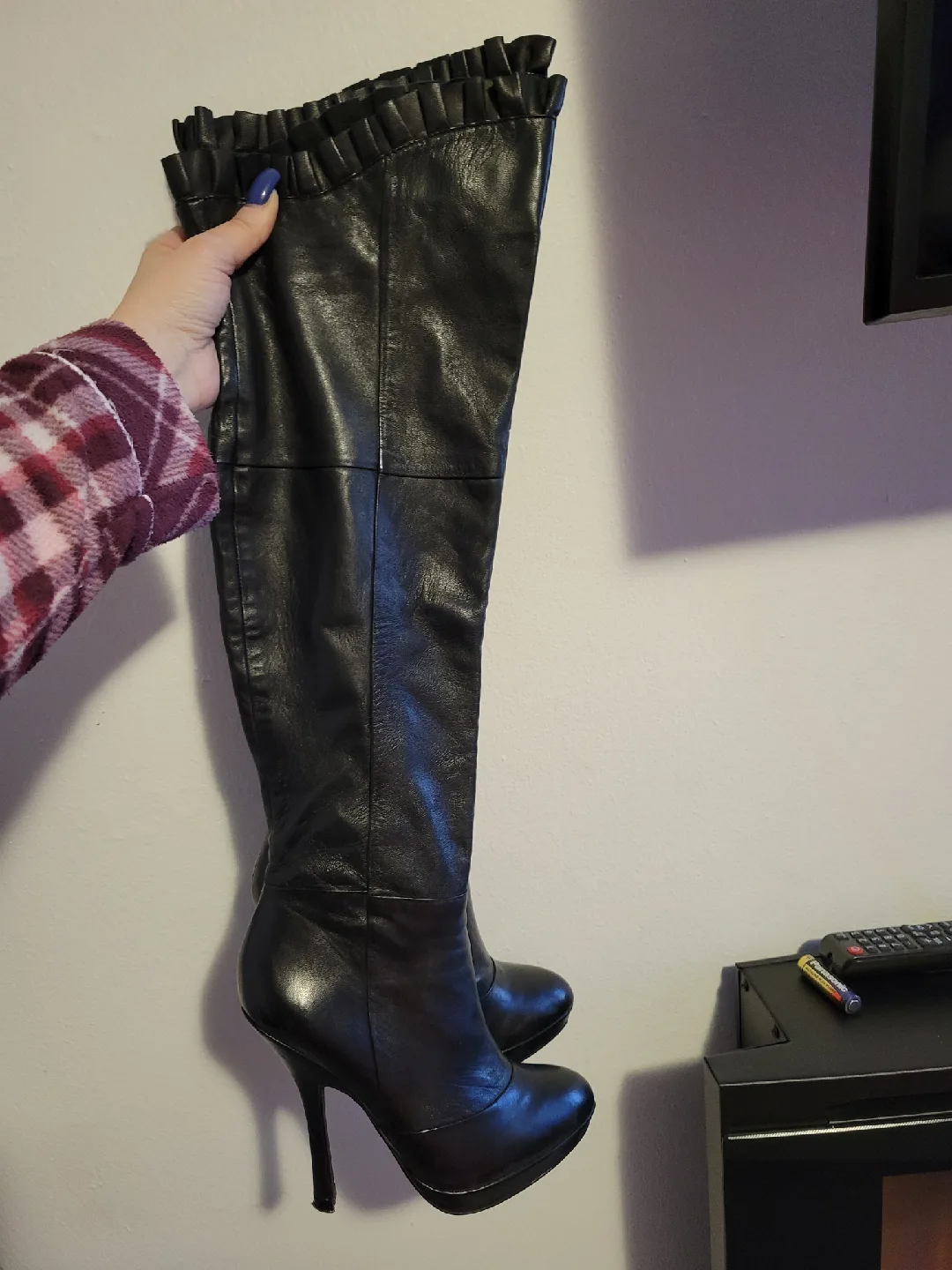 Black Leather Over-the-Knee Boots - Size 7M image indicator(2)