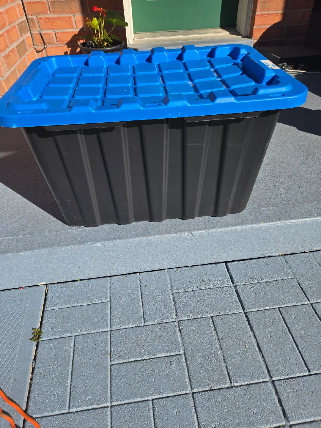 Blue & Black Storage Bin with Lid image indicator(2)