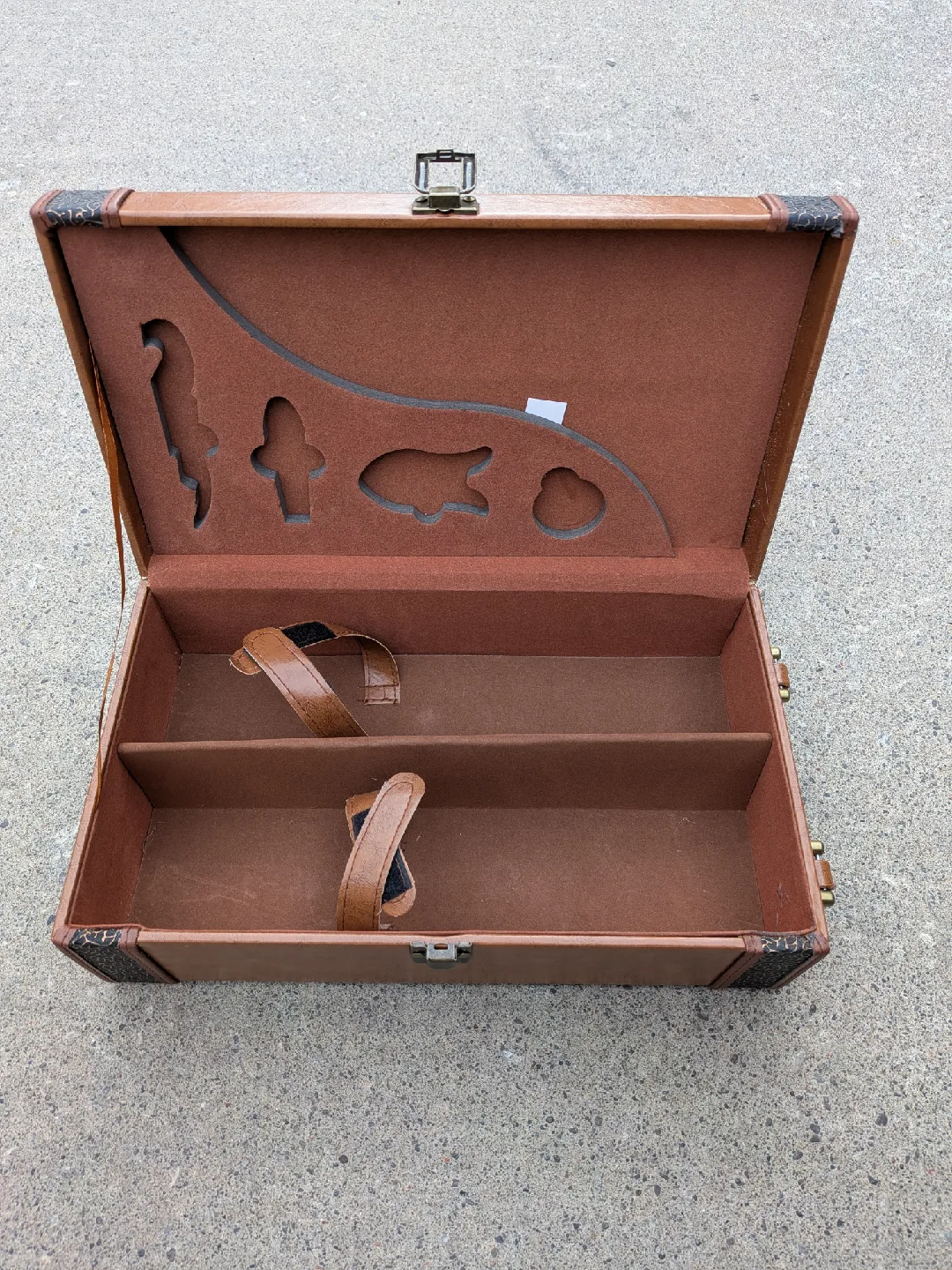 Classical Wine Case image indicator(2)