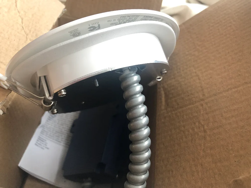 Sylvania Ultra LED Microdisk 4" - NEW image indicator(4)