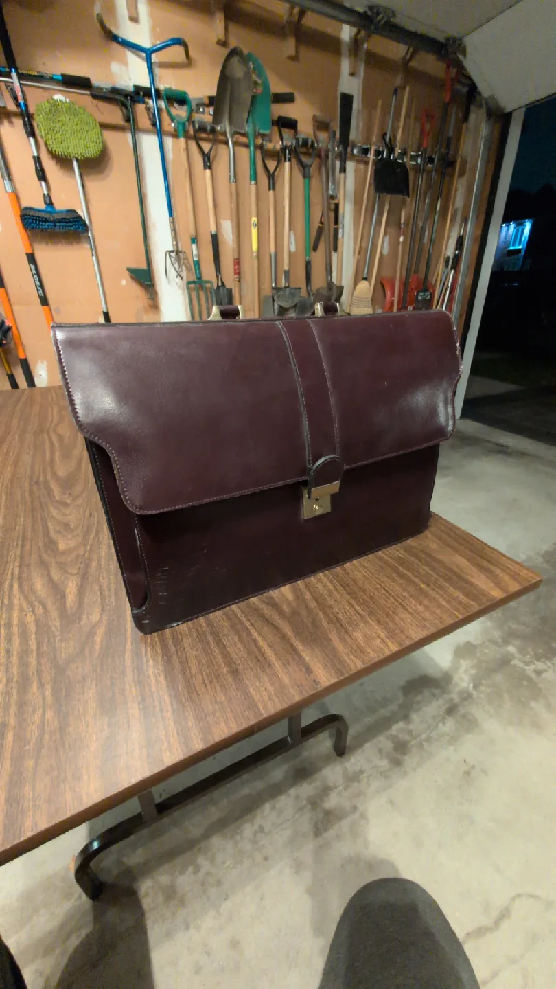 🥕 Burgundy Leather Briefcase thumbnail