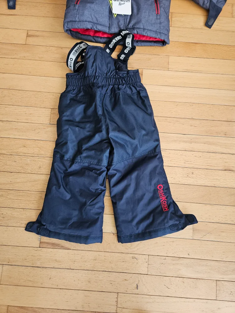OshKosh B'gosh Snowsuit Set image indicator(3)