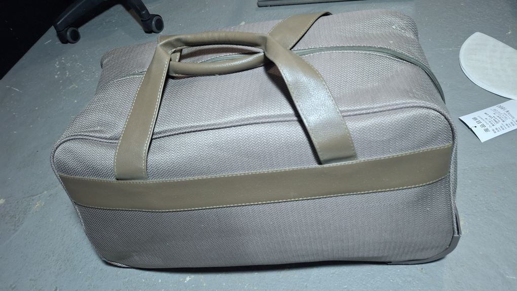 Calvin Klein Rolling Carry-On Luggage ❤️ - photo 2