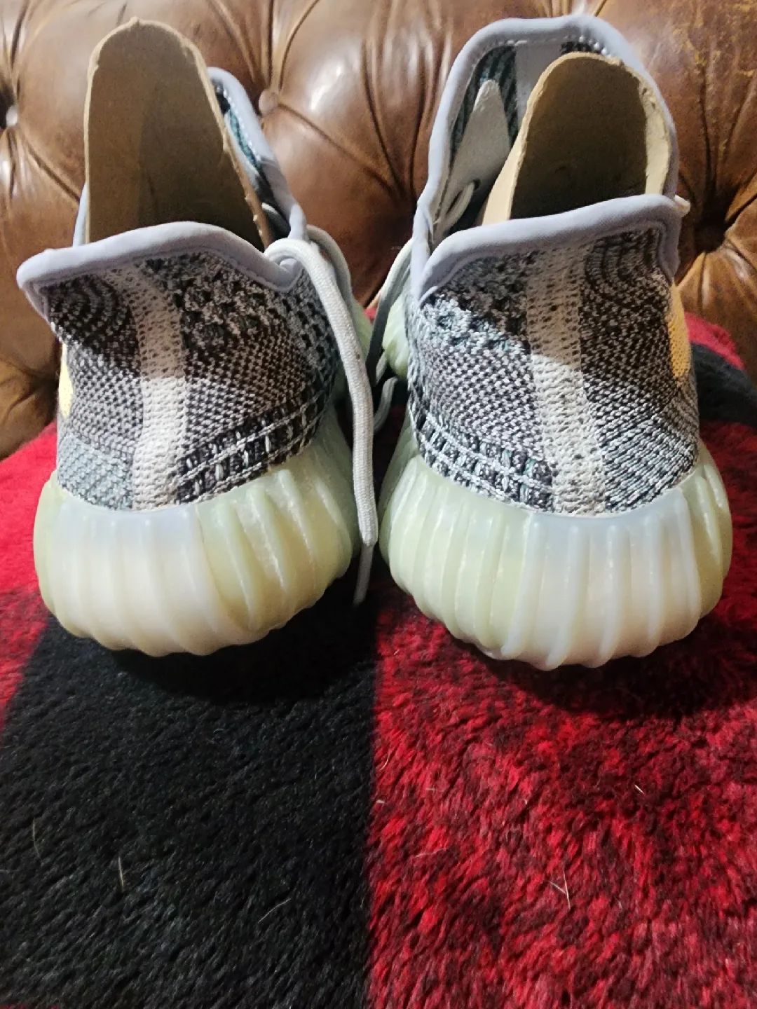 Adidas Yeezy Boost 350 V2 Ash Blue Size 8.5 image indicator(3)