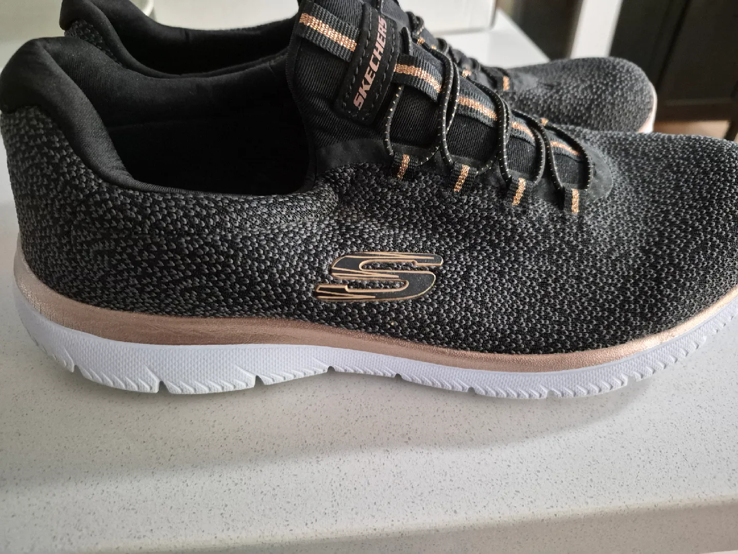 Skechers Memory Foam Wide Fit Women's Size 10 image indicator(4)