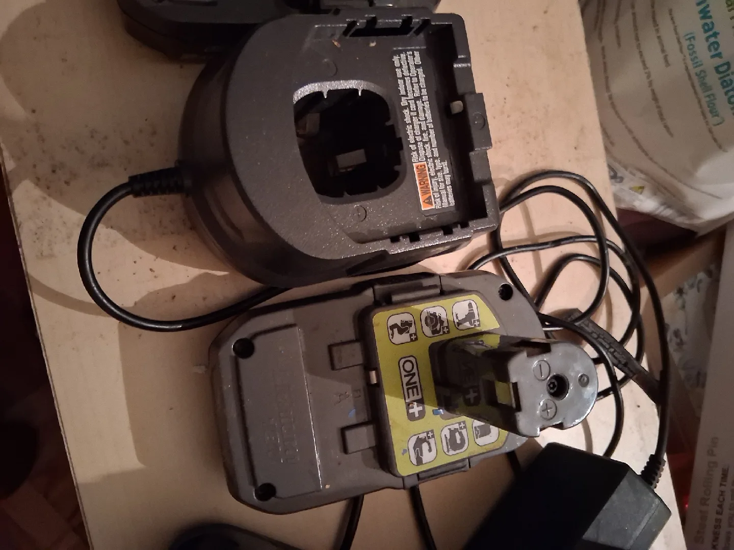 Ryobi ONE+ 18V Battery Charger image indicator(2)