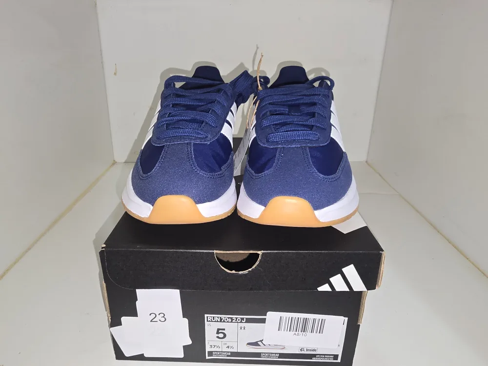New Adidas Run 70s 2.0 J Blue Sneakers - Size 5 image indicator(2)