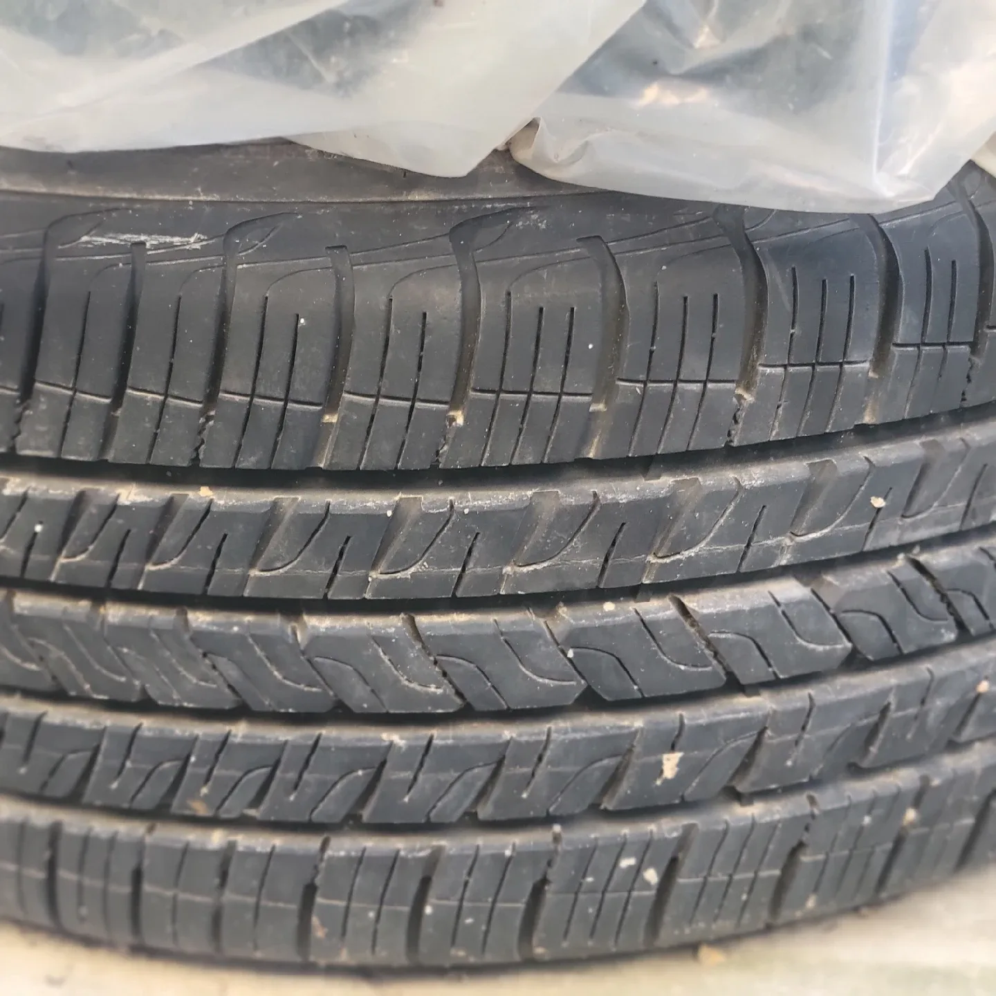 American Racing RHP-7 225/55R17 Tires image indicator(2)