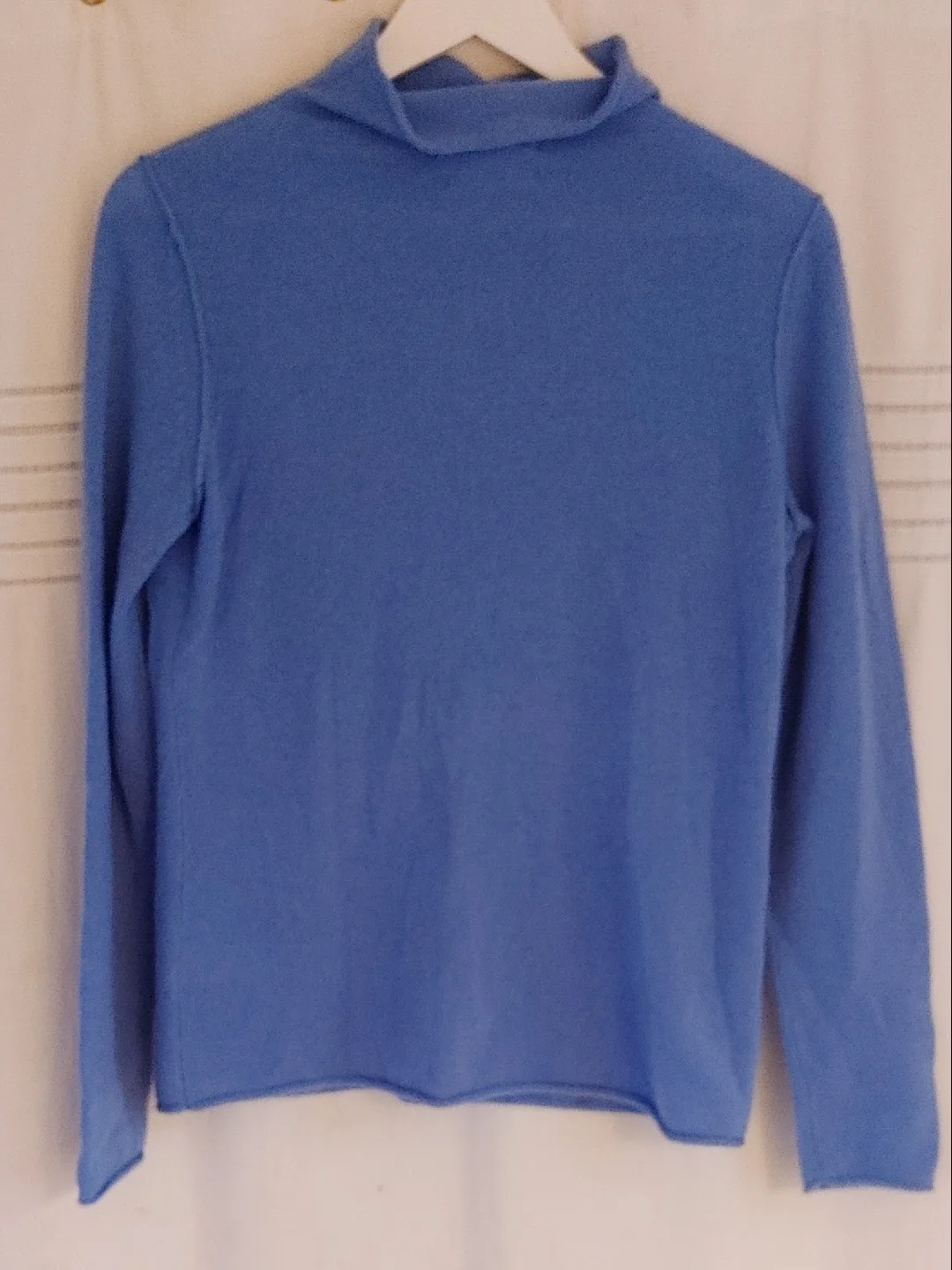 Tahari Pure Luxe Cashmere Sweater - Size M image indicator(2)