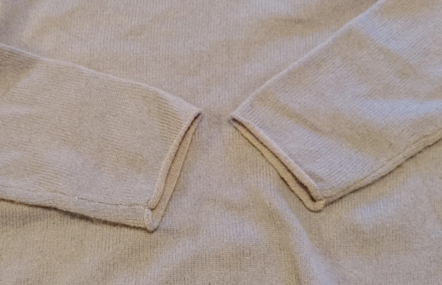 Tahari Pure Luxe Cashmere Sweater - Size M image indicator(3)