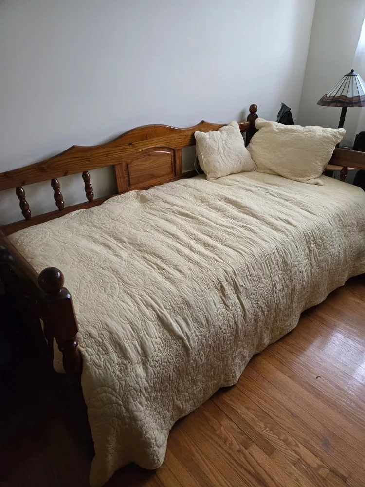 Wooden Daybed with Mattress image indicator(2)