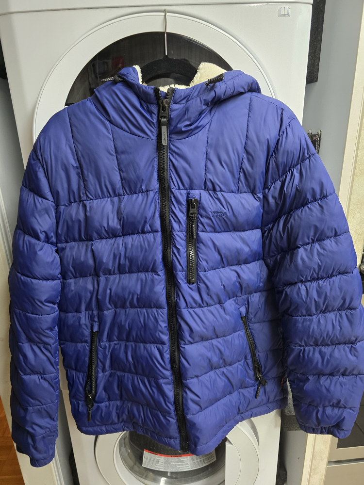 Leviis Blue Puffer Jacket - Size M
