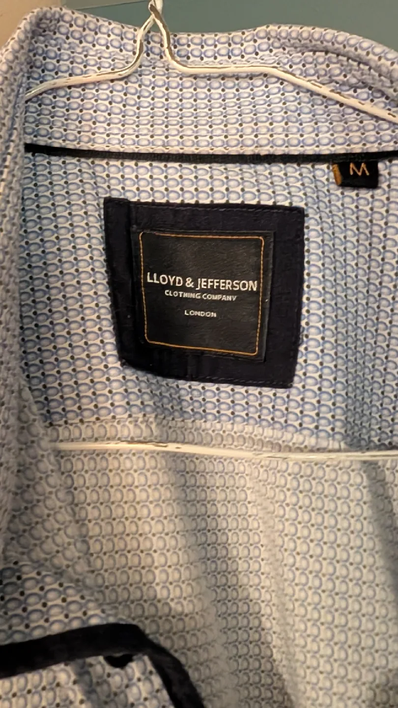 Lloyd & Jefferson Dress Shirt - Size M image indicator(2)