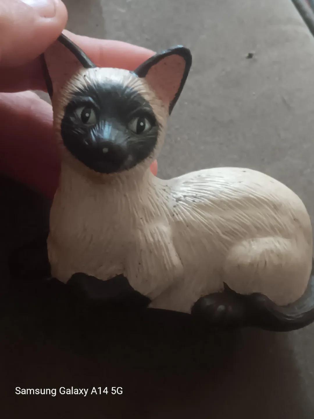 Siamese Cat Figurine thumbnail
